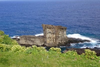 与那国島サンニヌ台軍艦岩