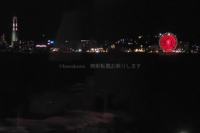 福岡県 北九州市 プレミアホテル門司の部屋の窓ガラス越しの下関の夜景