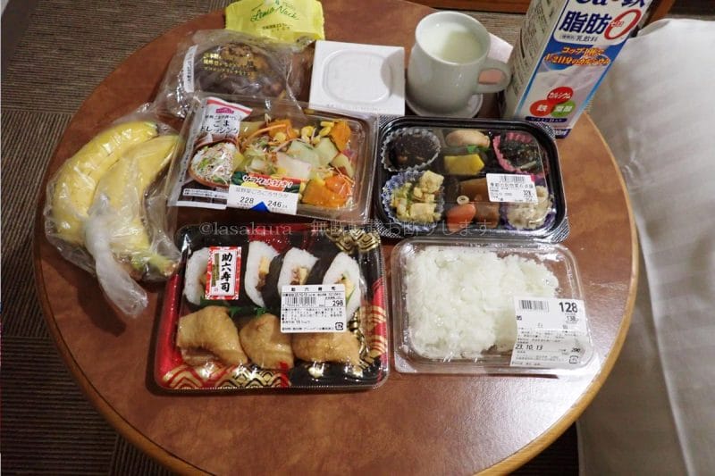 夕食はスーパーで