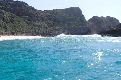 小笠原諸島南島上陸する入江は波が高く近づけない